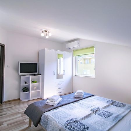 Apartments With A Parking Space Bilice, Krka - 13545 ชิเบนิก ห้อง รูปภาพ